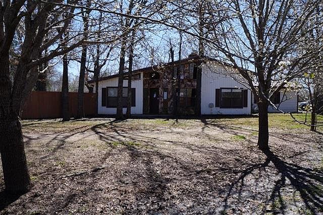 1st image of 104 Lakefront Dr