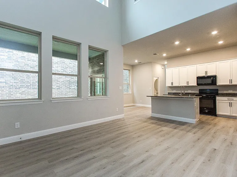 7504 Palisades Dr — Photo 14