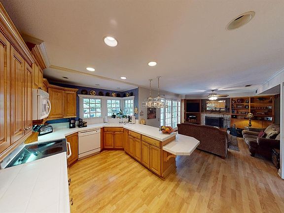5th image of 5249 Butterwood Cir