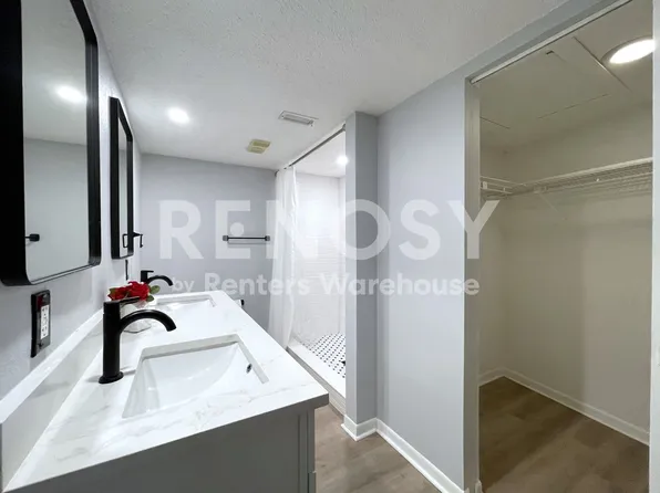 300 S Florida Ave APT 100K, Tarpon Springs, FL 34689