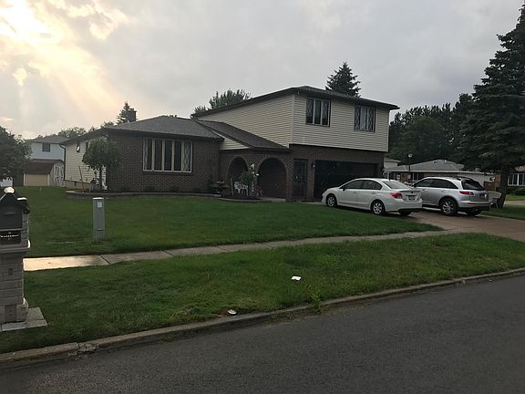 3rd image of 4 Irondale Dr