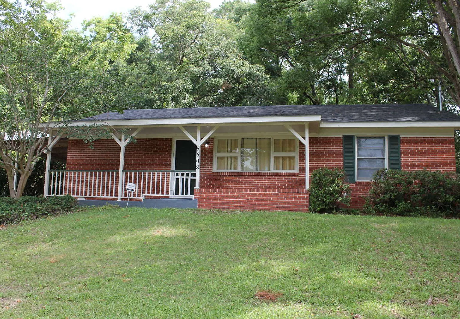 3 bed, 1.0 bath, $1,150 — Photo 1