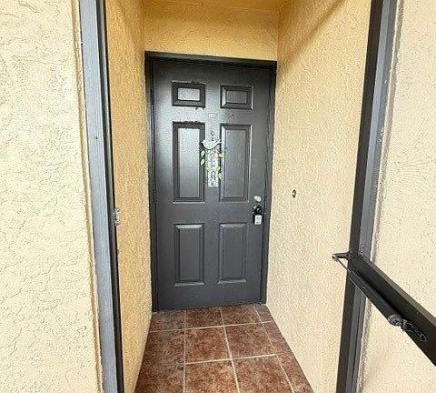 3rd image of 4703 SE 17th Pl APT 402