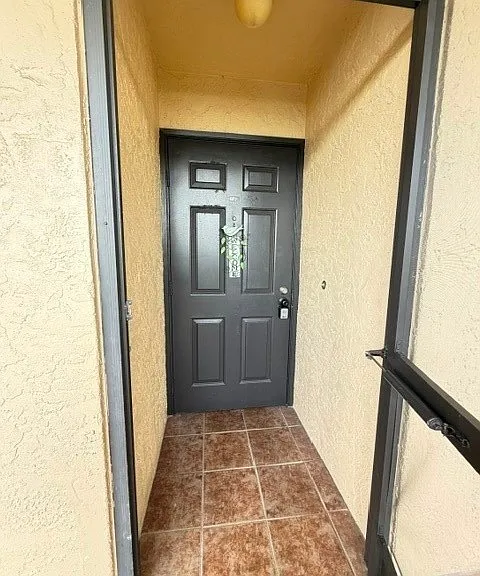 4703 SE 17th Pl #402 — Photo 3