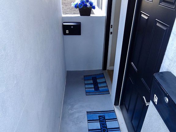 3rd image of 5344 Roosevelt Way NE #C