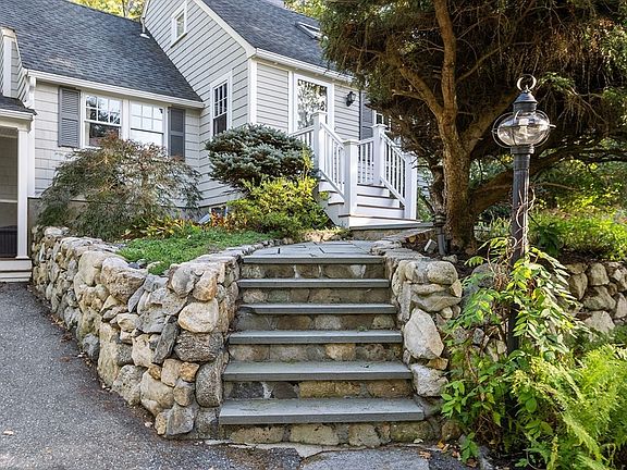 2nd image of 123 Bedford Rd