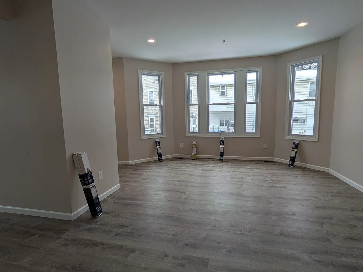 3 bed, 1350 sqft, $1,950 — Photo 2