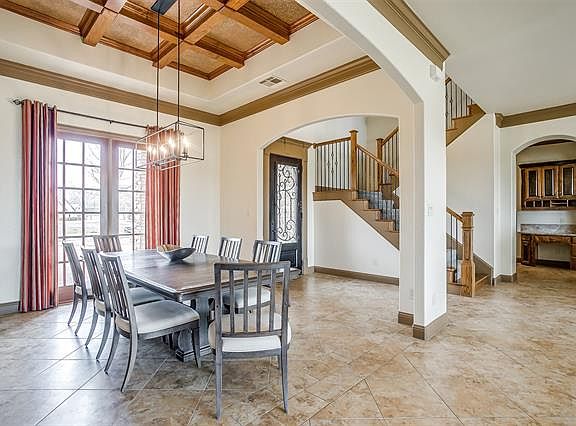 4th image of 1212 Southern Oaks Ct