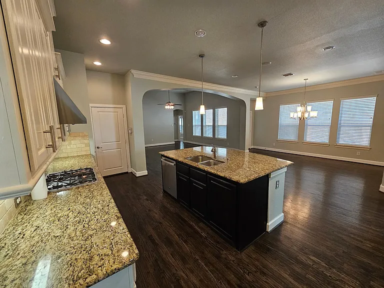 2621 Hundred Knights Dr — Photo 10