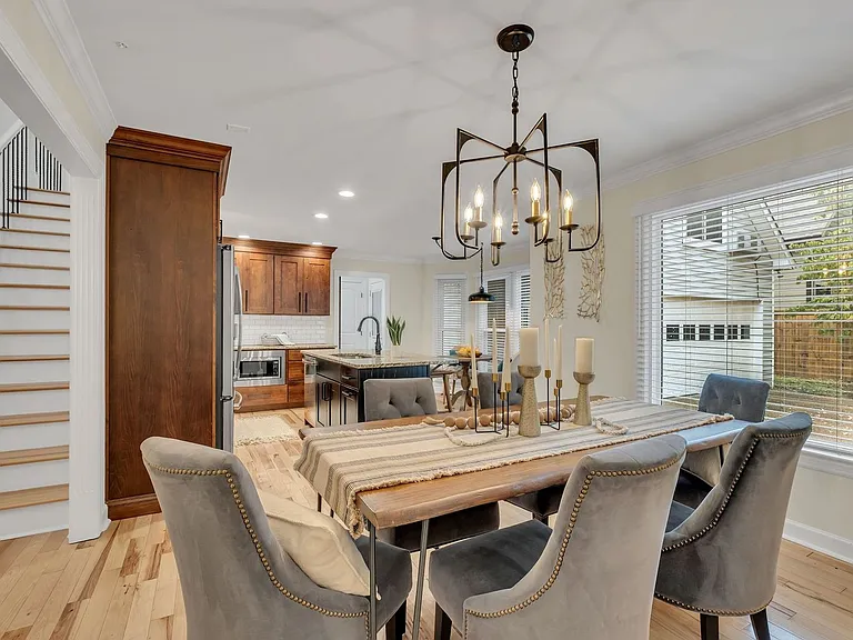 221 Adams Ct — Photo 12