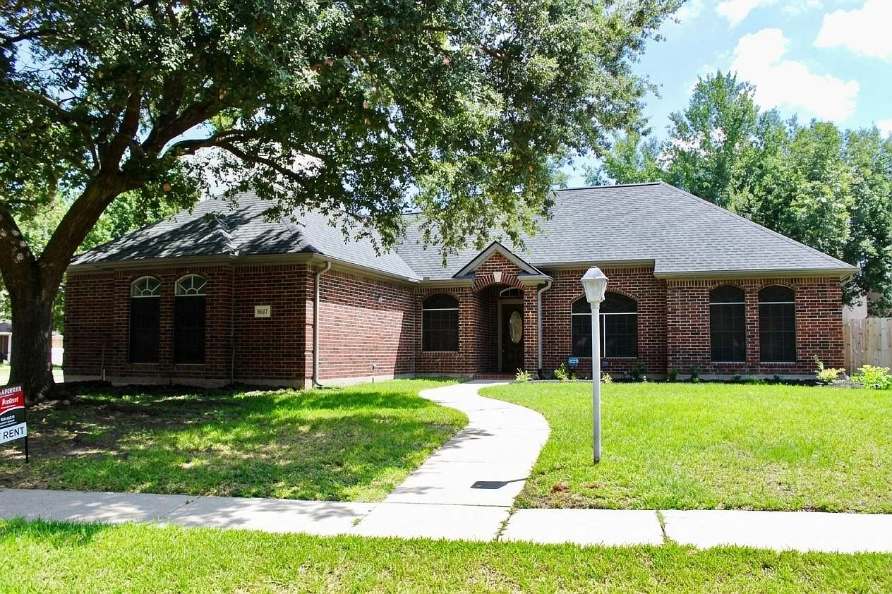 3 bed, 3.0 bath, 2003 sqft, $2,200 — Photo 2