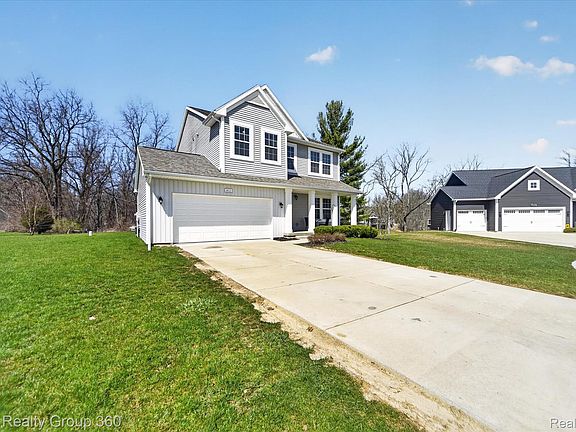 2nd image of 16121 River Ridge Trl