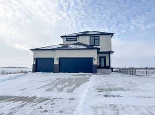 10189 Concord Dr, Horace, ND 58047