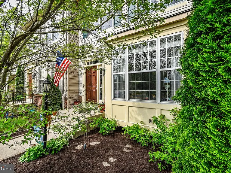 2372 Battery Hill Cir — Photo 5