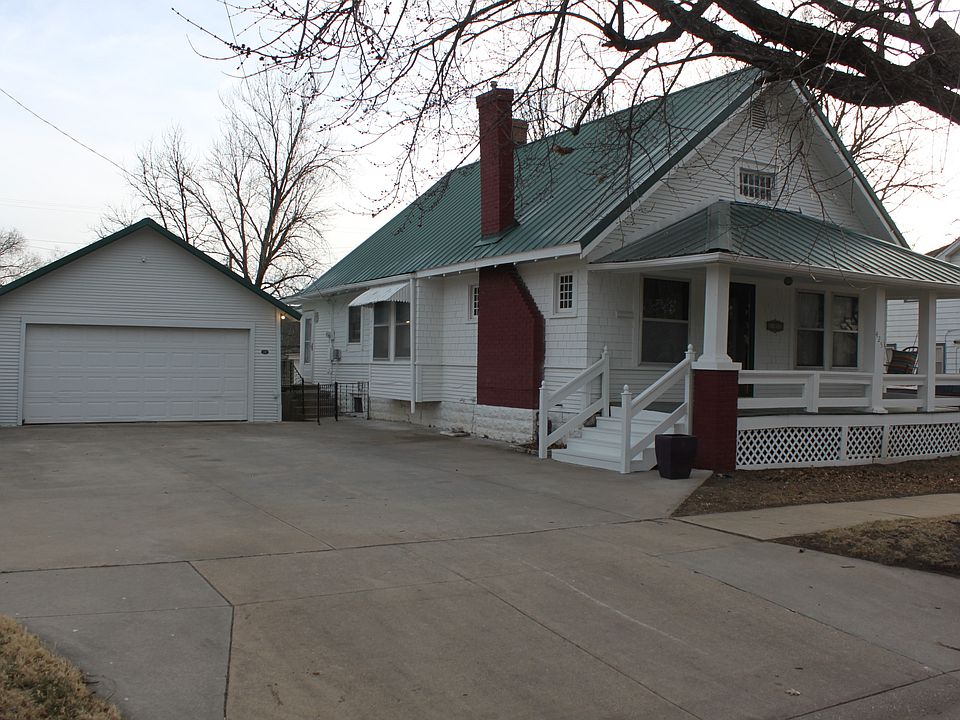 1st image of 425 W Ash Ave