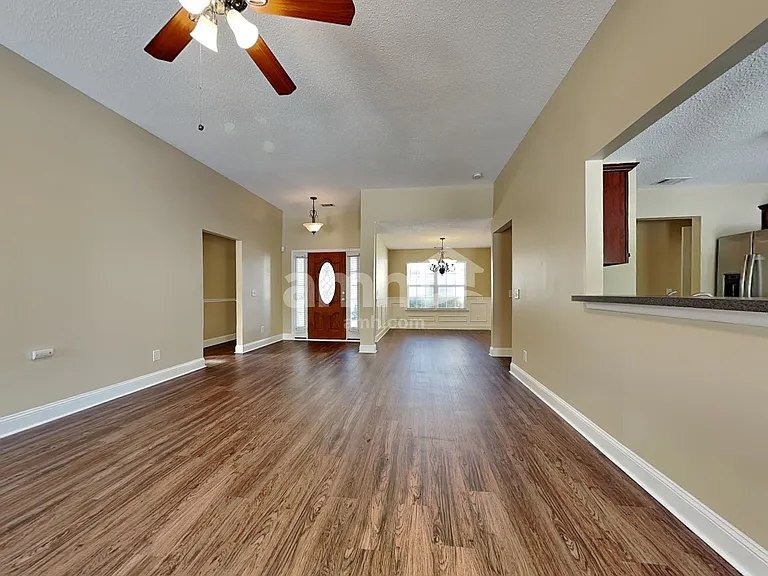 738 Laurel Hill Cir — Photo 9
