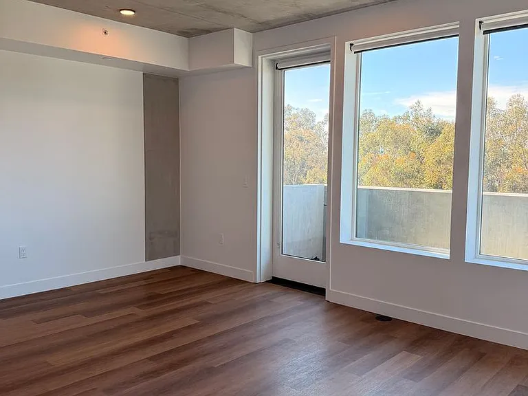 Rainford Apartments — Photo 88