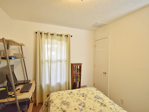 5th image of 1410 S New Jersey St