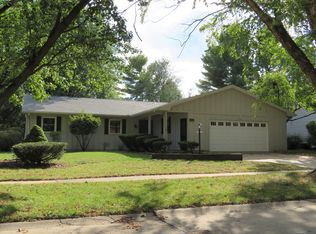 1013 Ross Dr, Champaign, IL 61821