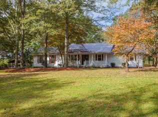 127 Laura Cir, Bowdon, GA 30108