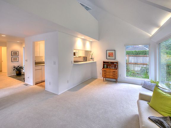 4th image of 11117 Lake Steilacoom Dr SW