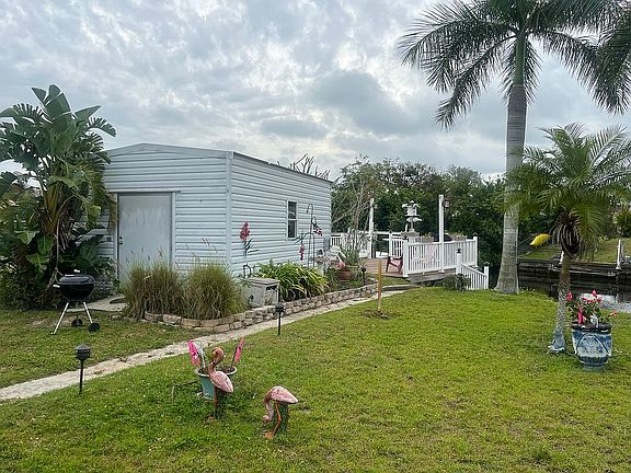 3rd image of 301 Palmetto Dr