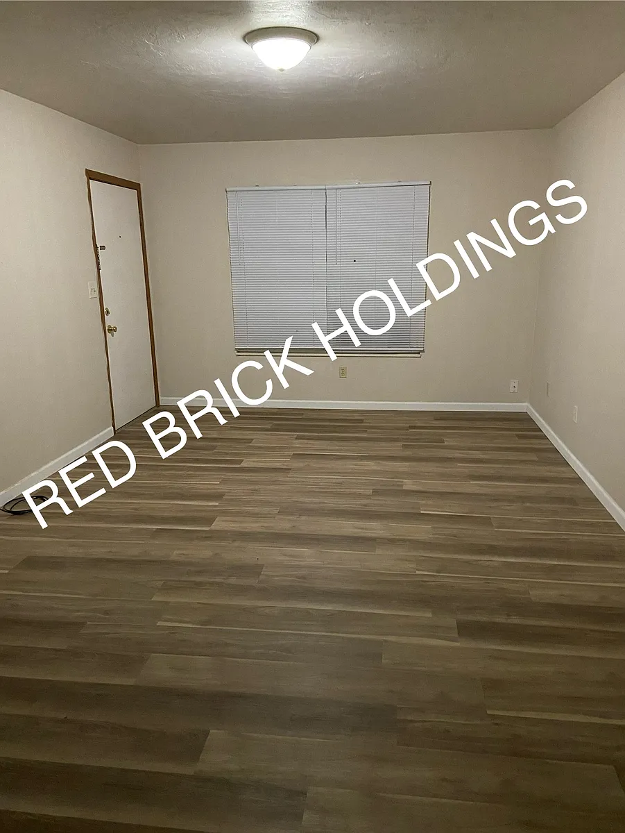 Living Room - 5216 Collier Ct #1
