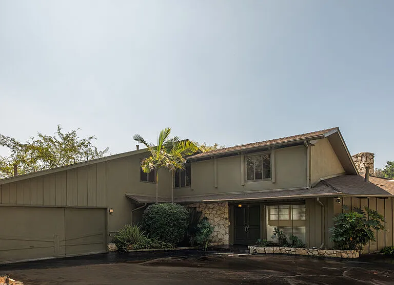 1365 N Wetherly Dr — Photo 3