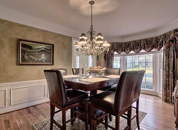 5th image of 4921 Crownvista Dr