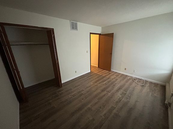 2nd image of 934 12th Ave S