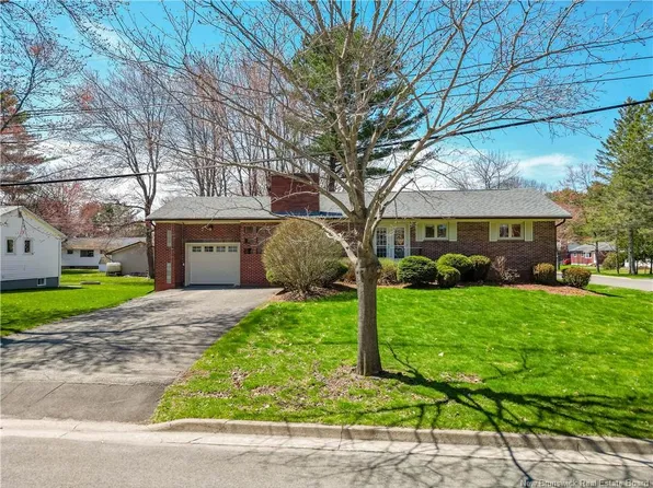 30 Floral Ave, Fredericton, NB E3A 1L1