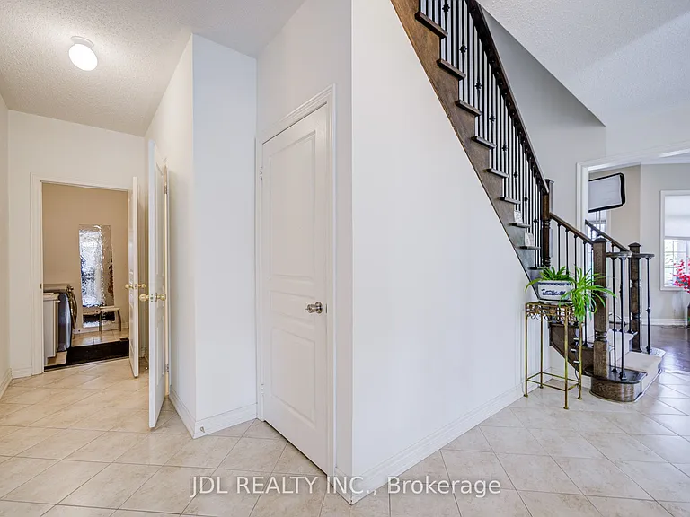 1139 Cenotaph Blvd — Photo 10