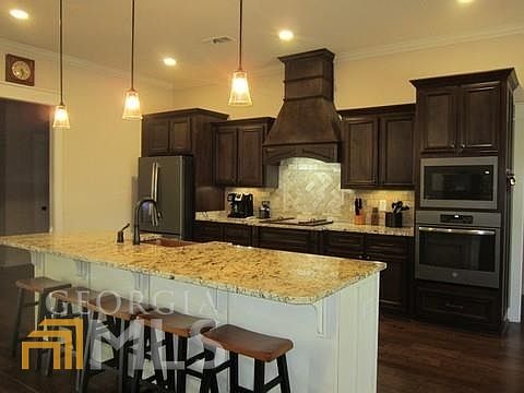 4th image of 216 Woodlands Blvd