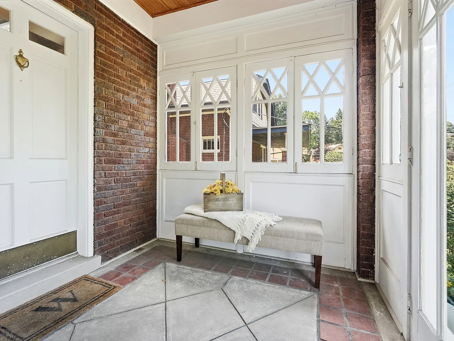3 bed, 1.5 bath, 1656 sqft, $2,800 — Photo 3