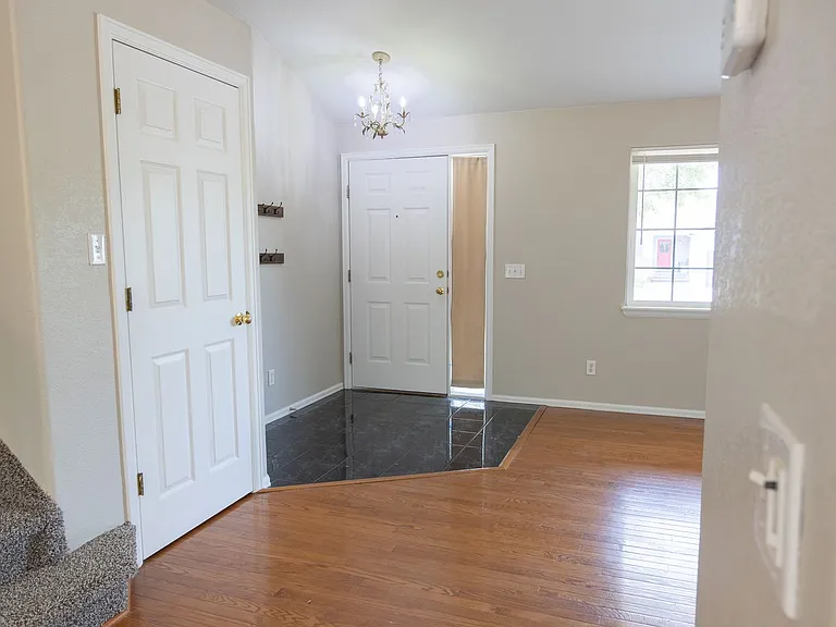5711 Mesa Mountain Way — Photo 13