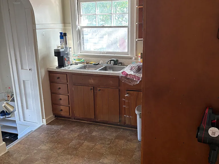 504 N Prow Ave — Photo 5