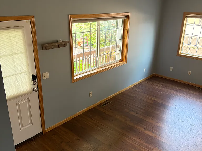 3906 Reservoir Blvd NE — Photo 5