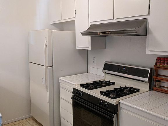 4th image of 2713 Bidwell St APT 1