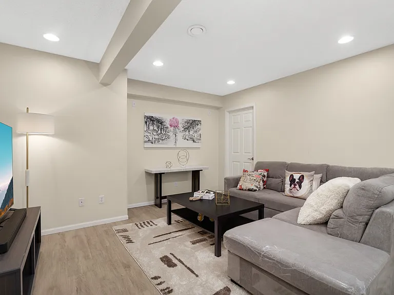 15765 25th Pl N — Photo 3