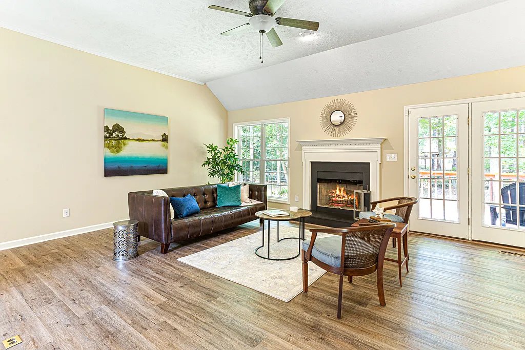 3 bed, 1998 sqft, $2,500 — Photo 4