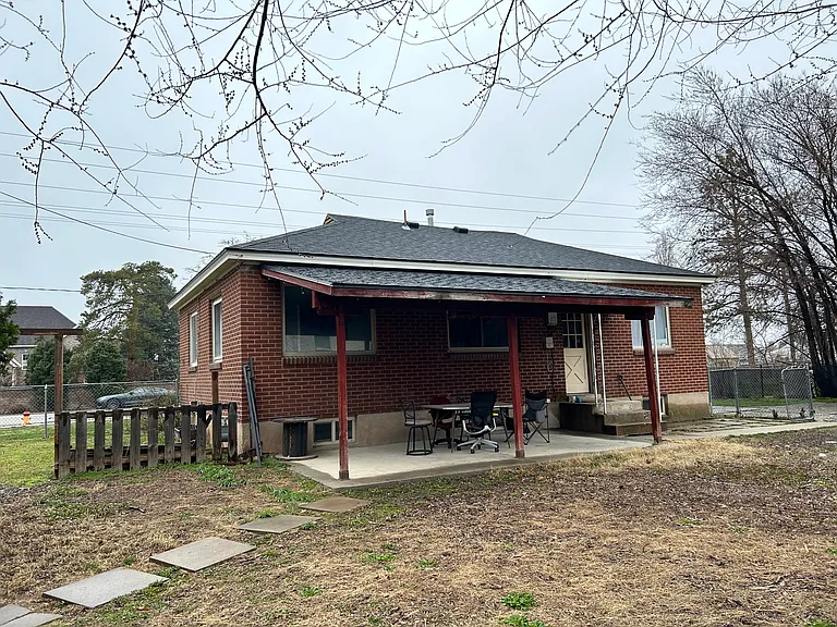 2981 S 2300 E — Photo 4
