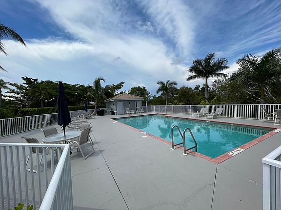 2nd image of 3483 Lake Shore Dr APT 323