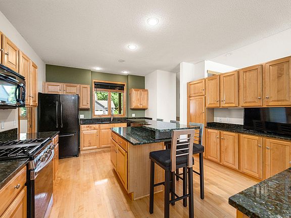 5th image of 245 Luisa Ct