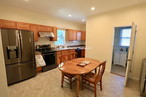 124 Forest St Photo 1
