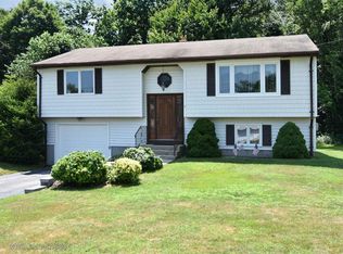 3 Stony Acre Dr, Johnston, RI 02919