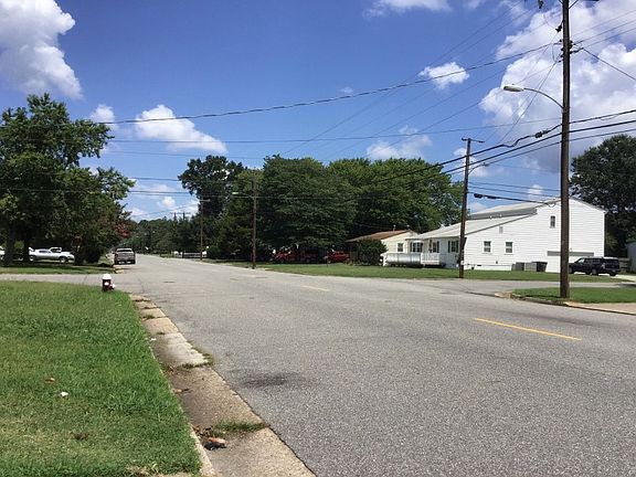 5th image of 7203 Roanoke Ave