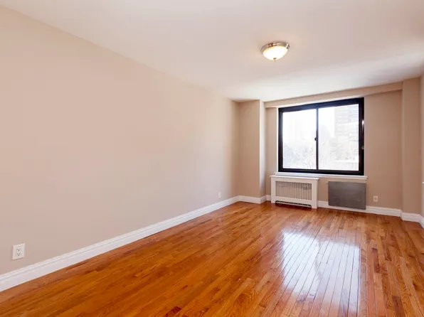 784 Columbus Avenue image 4 of 9