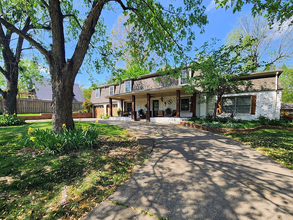 1st image of 205 Forsythia Dr