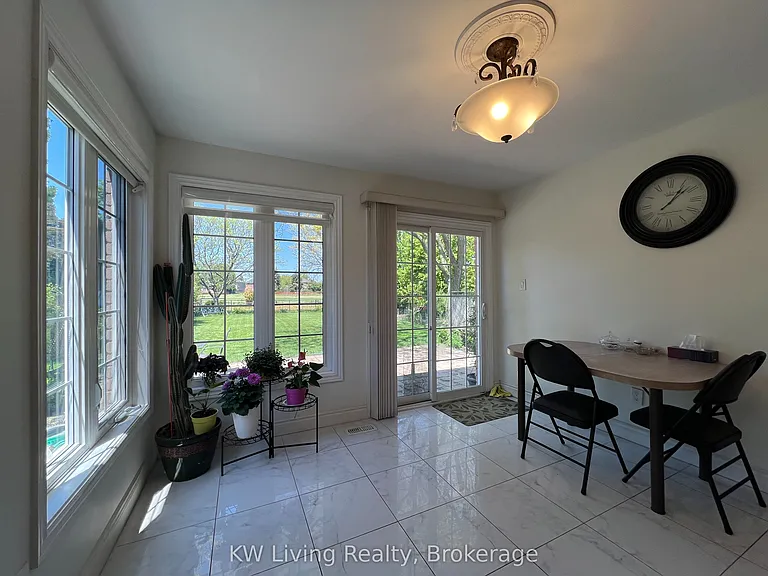 2055 Hadfield Ct — Photo 11