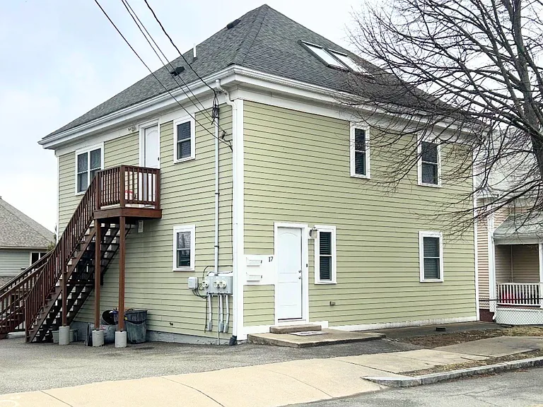 17 Proctor St #1 — Photo 1